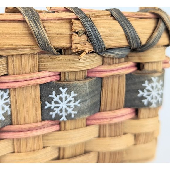 Small Woven Wood Hanging Basket Winter Decor Decorative Woven Basket Pink Blue - Picture 8 of 8